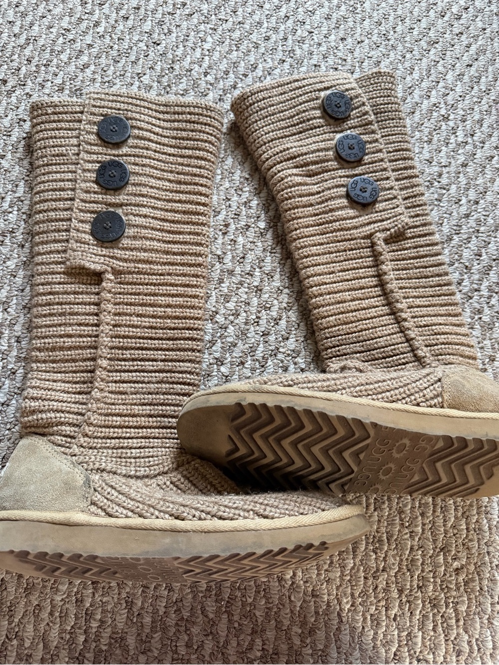 Ugg classic Cardy boots - Picture 6 of 6